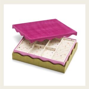 Ariel Gordon scalloped floret jewelry box